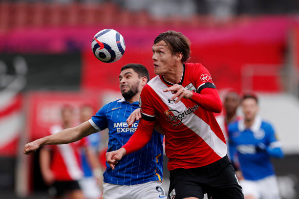 并逐渐迈向 并逐渐迈向