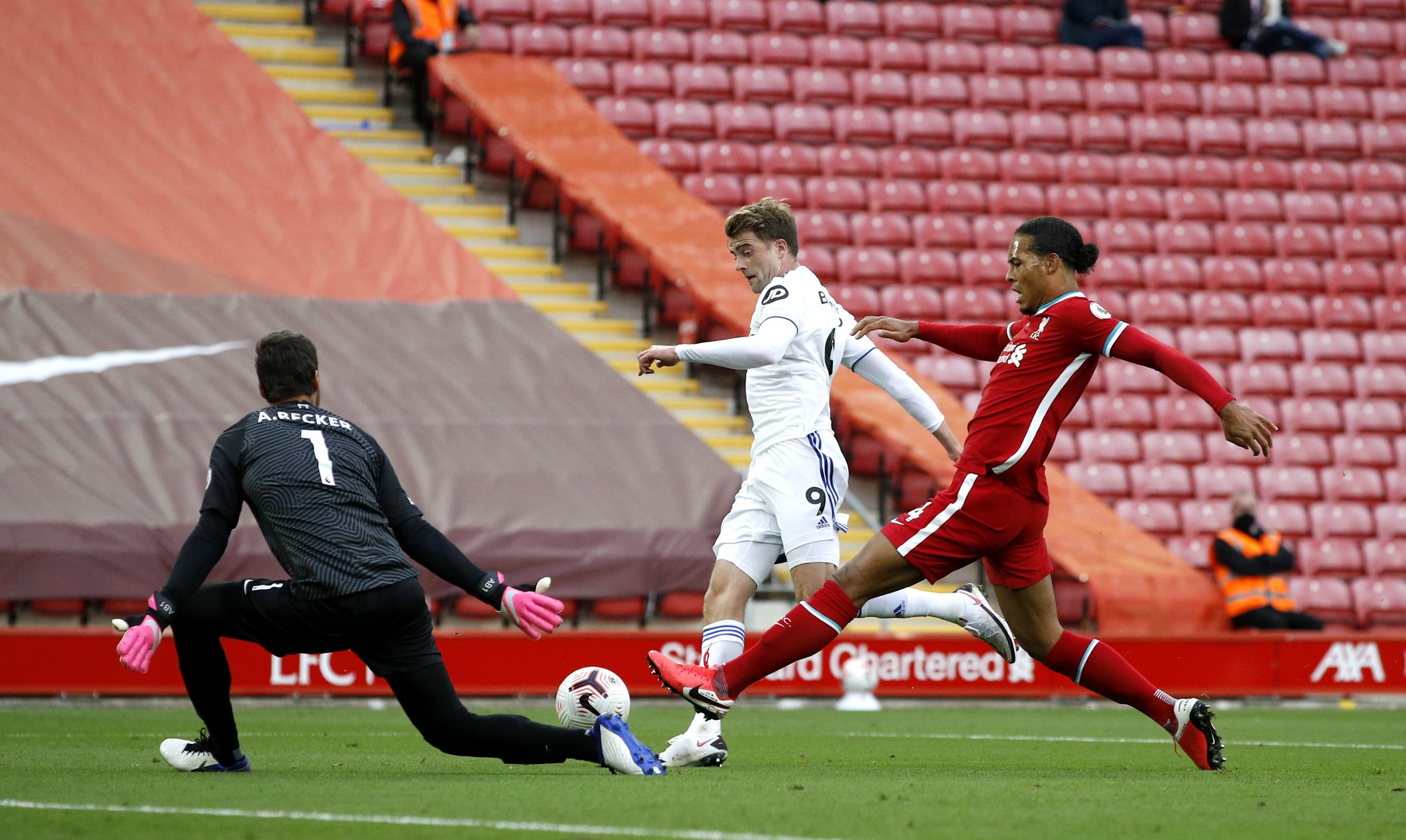 了肘击事件 了肘击事件